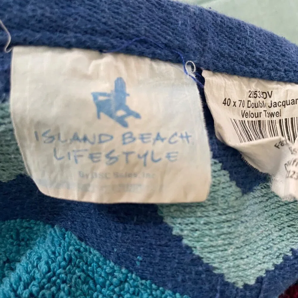 Island Beach Lifestyle  Multicolor Beach Bath Towel  80s 90s Retro Style  u